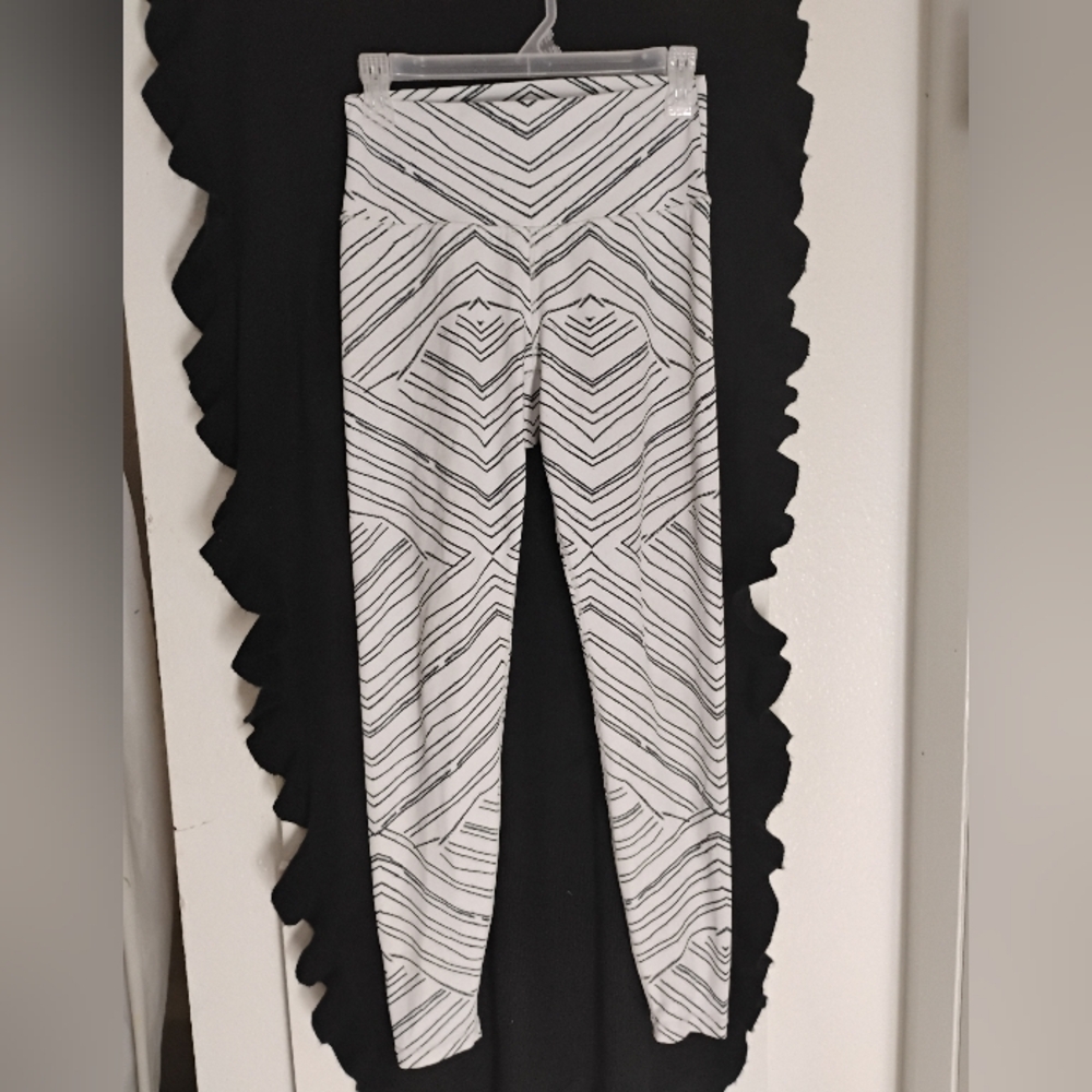 BuffBunny Black and White Patterned Leggings